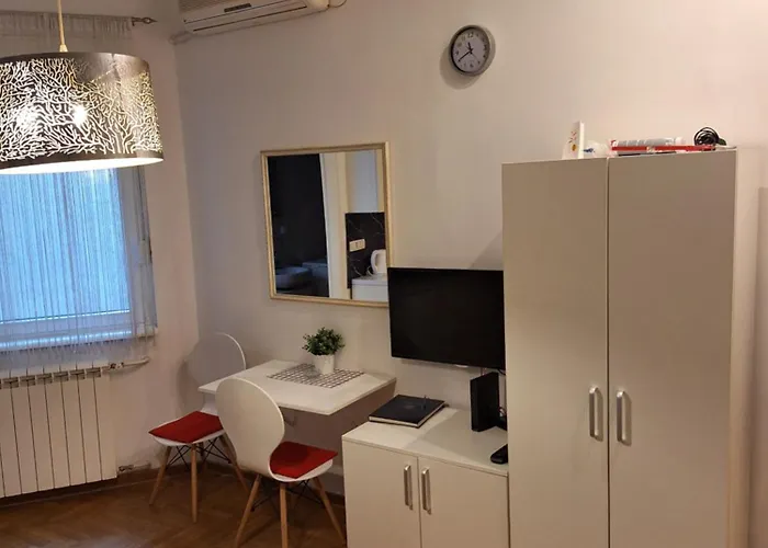 Square M. شقة بلغراد