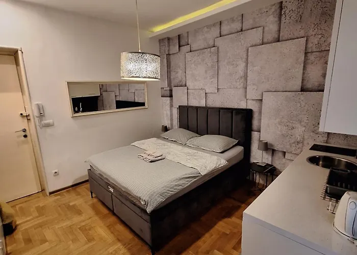 Square M. بلغراد